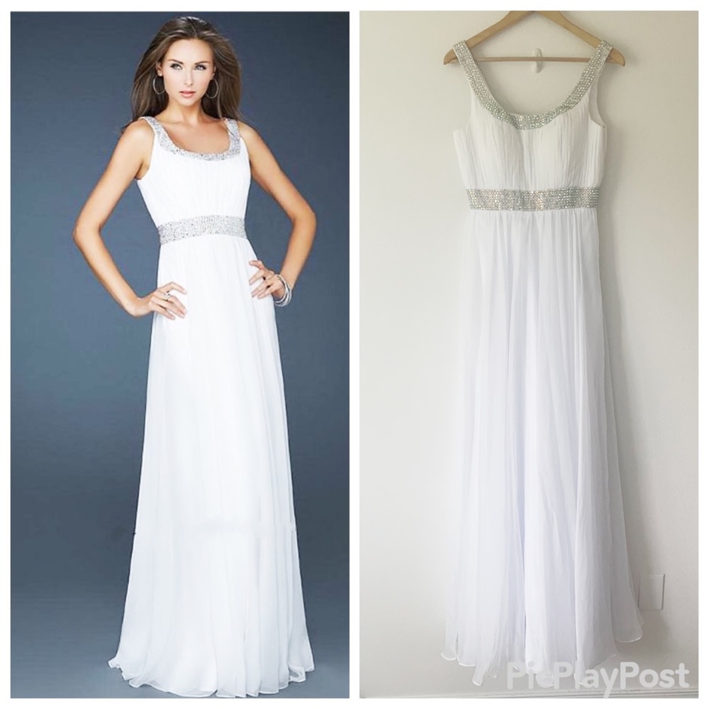 NWT LA FEMME White Maxi Scoop Neck Dress 17473